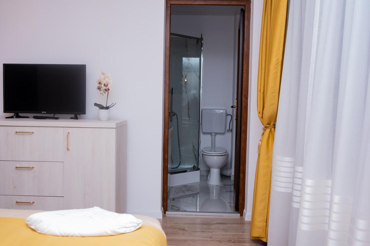 Casuta Doi Ponei Βίλα Buşteni Εξωτερικό φωτογραφία